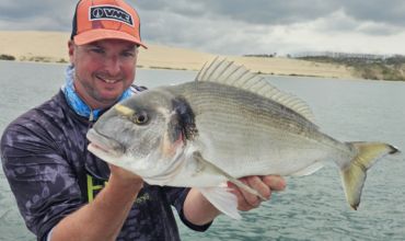 🎣 Pêche de la Daurade Royale au Bassin d’Arcachon : Techniques, Spots & Conseils 🎣